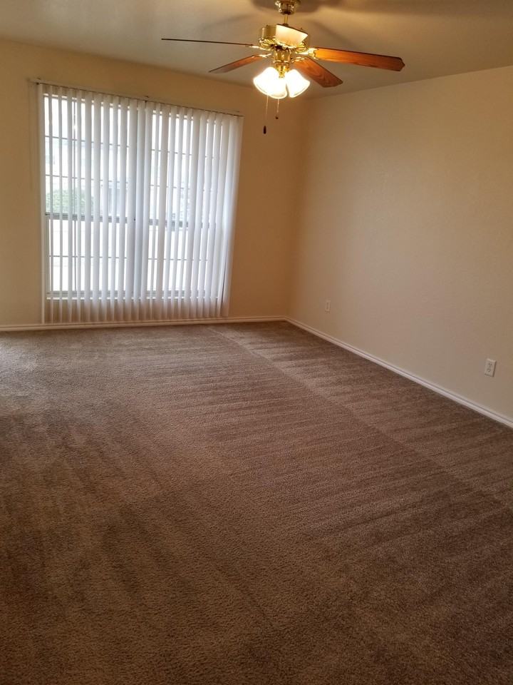 1906 Monte Carlo Lane - Photo 2 of 14