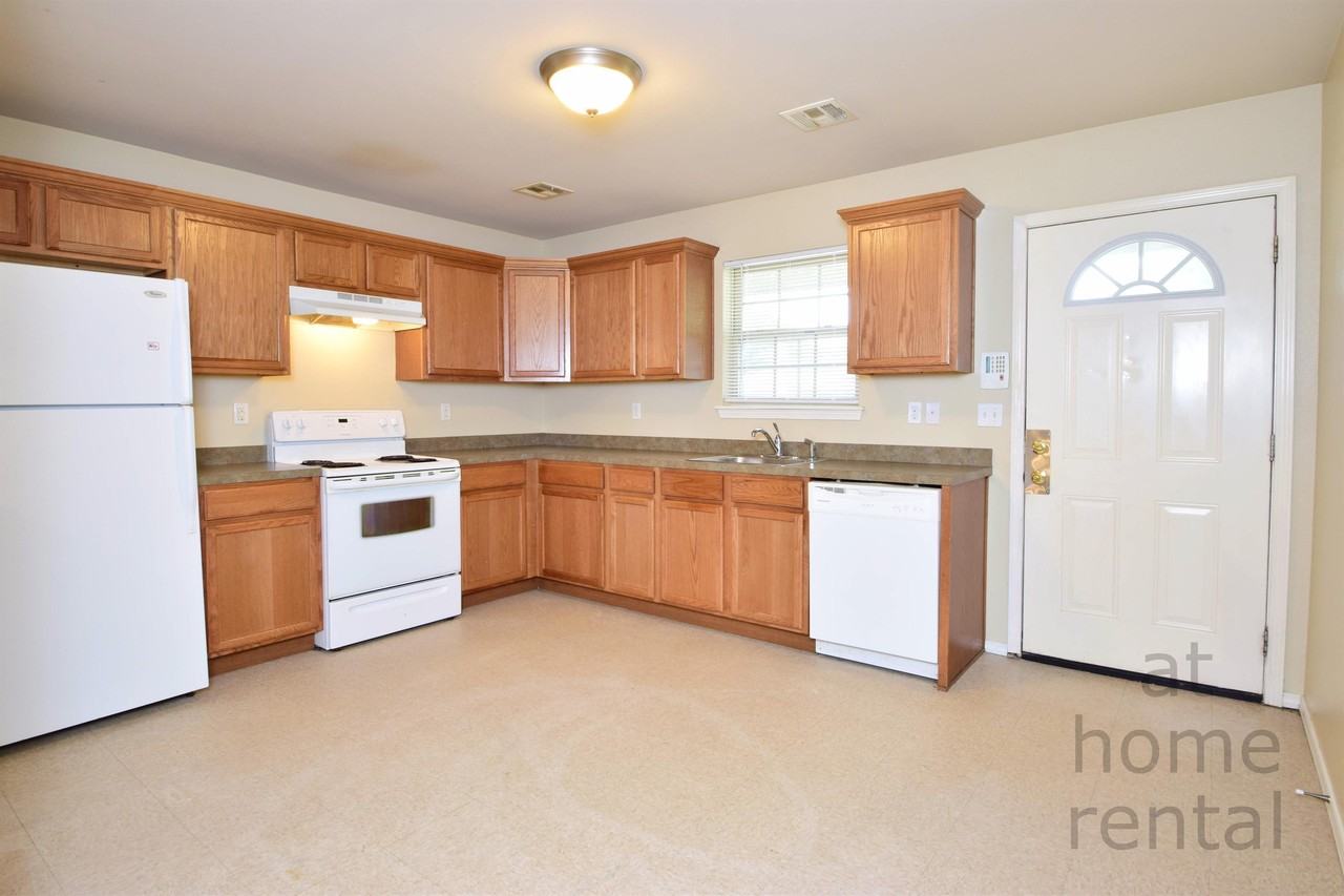 AEIJ Inv. - 6022 - Photo 3 of 12