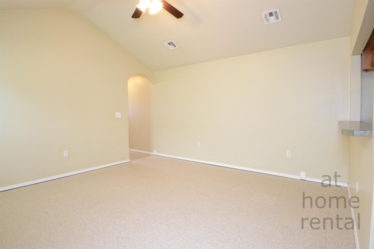 AEIJ Inv. - 6022 - Photo 4 of 12