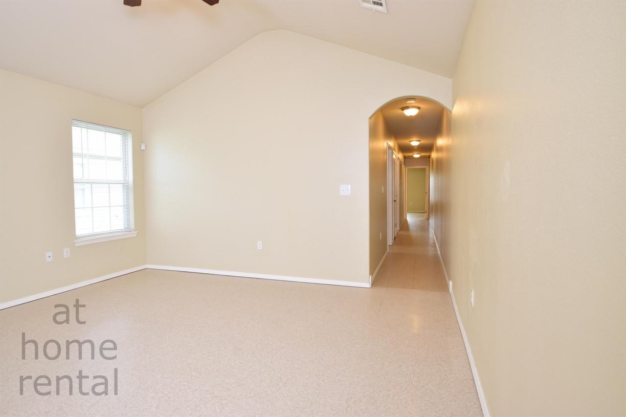 AEIJ Inv. - 6022 - Photo 5 of 12