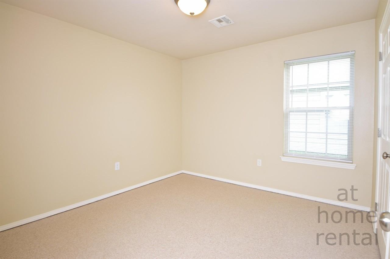 AEIJ Inv. - 6022 - Photo 6 of 12