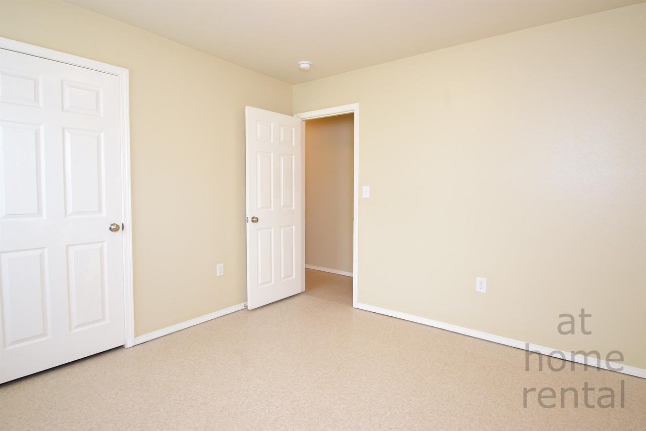 AEIJ Inv. - 6022 - Photo 7 of 12