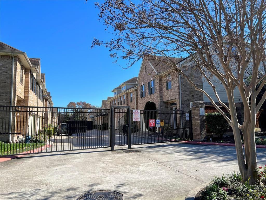 7415 Hollister Ridge - Photo 2 of 34