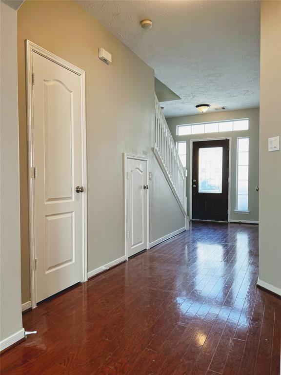 7415 Hollister Ridge - Photo 3 of 34