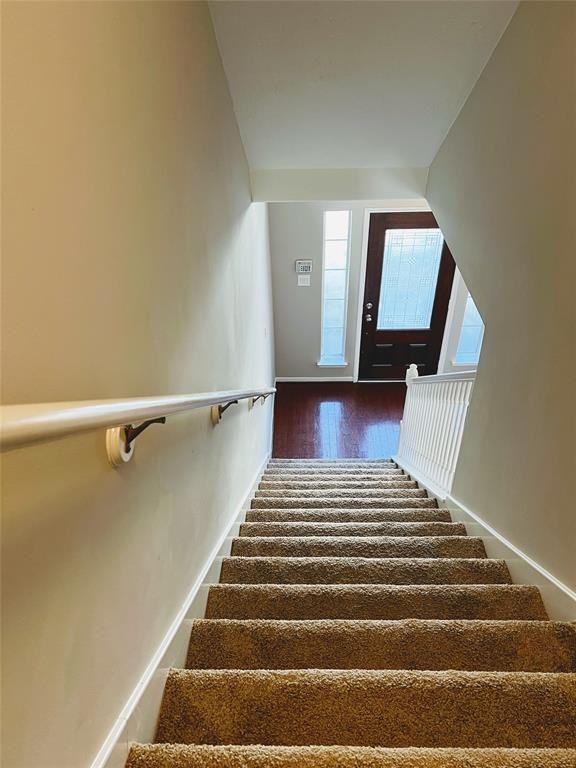 7415 Hollister Ridge - Photo 5 of 34