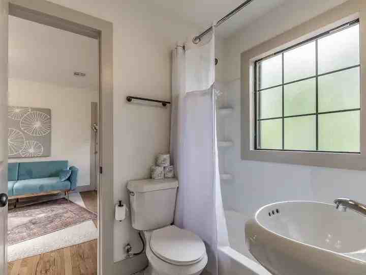 2108.5 North Kelley Avenue - Photo 2 of 19