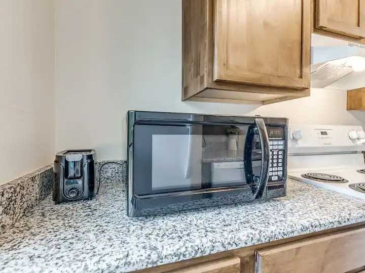 2108.5 North Kelley Avenue - Photo 6 of 19