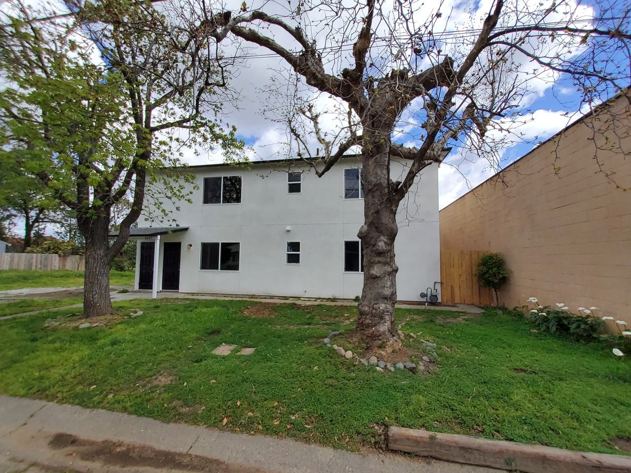 1617 Elm St #1 - Photo 2 of 11