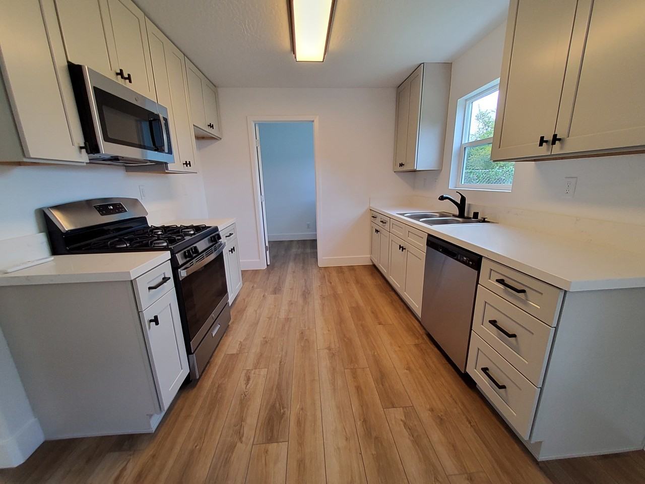 1617 Elm St #1 - Photo 4 of 11