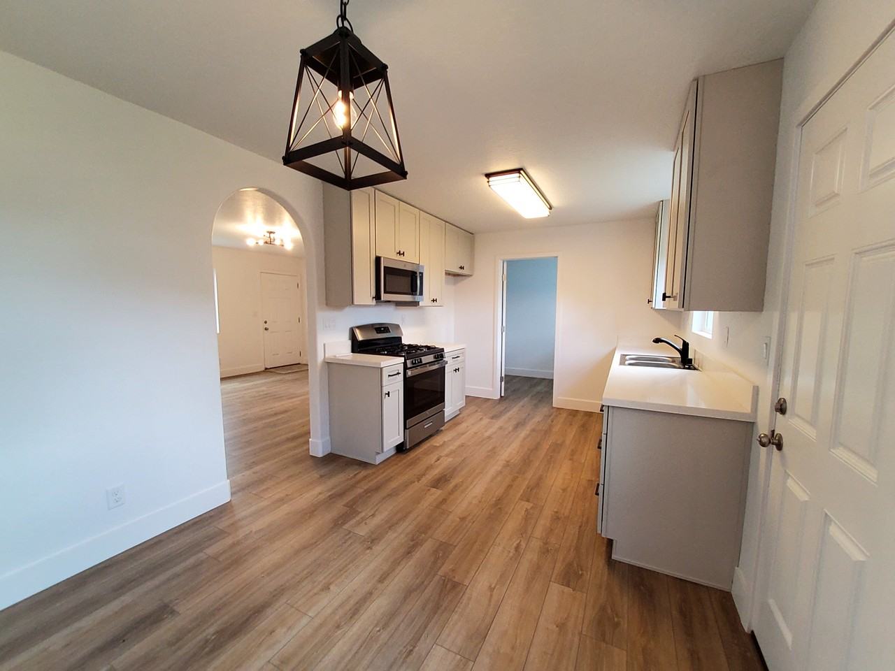 1617 Elm St #1 - Photo 6 of 11