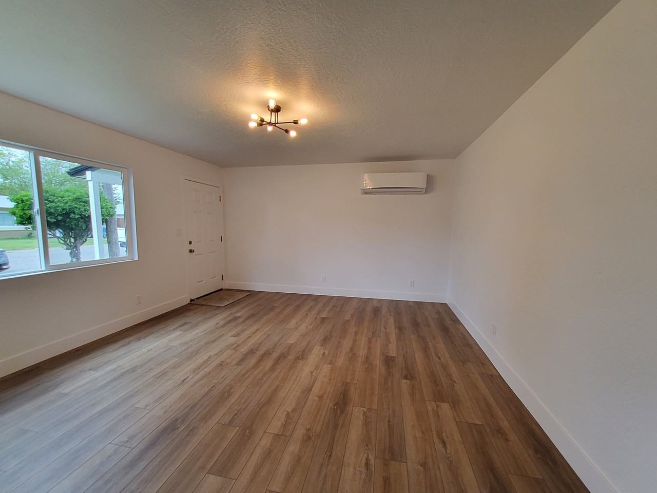 1617 Elm St #1 - Photo 7 of 11