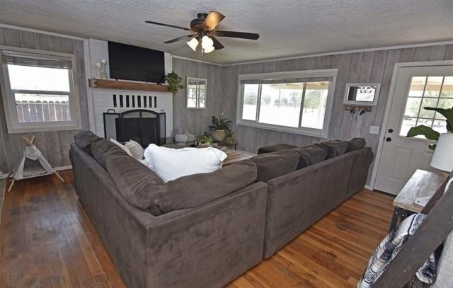 21825 Thunderbird Rd #1 - Photo 4 of 23