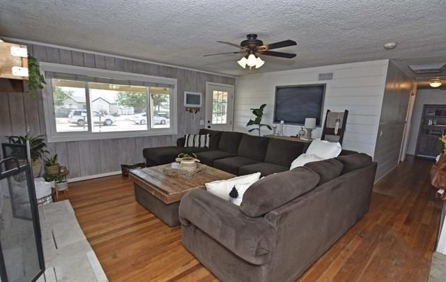 21825 Thunderbird Rd #1 - Photo 5 of 23