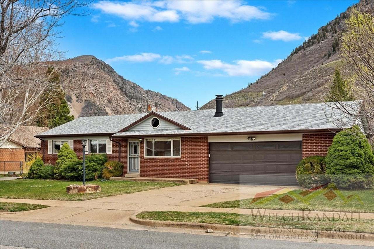 2076 S 1850 E - Photo 2 of 34