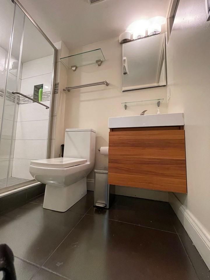 211 C St Ne #B - Photo 6 of 14