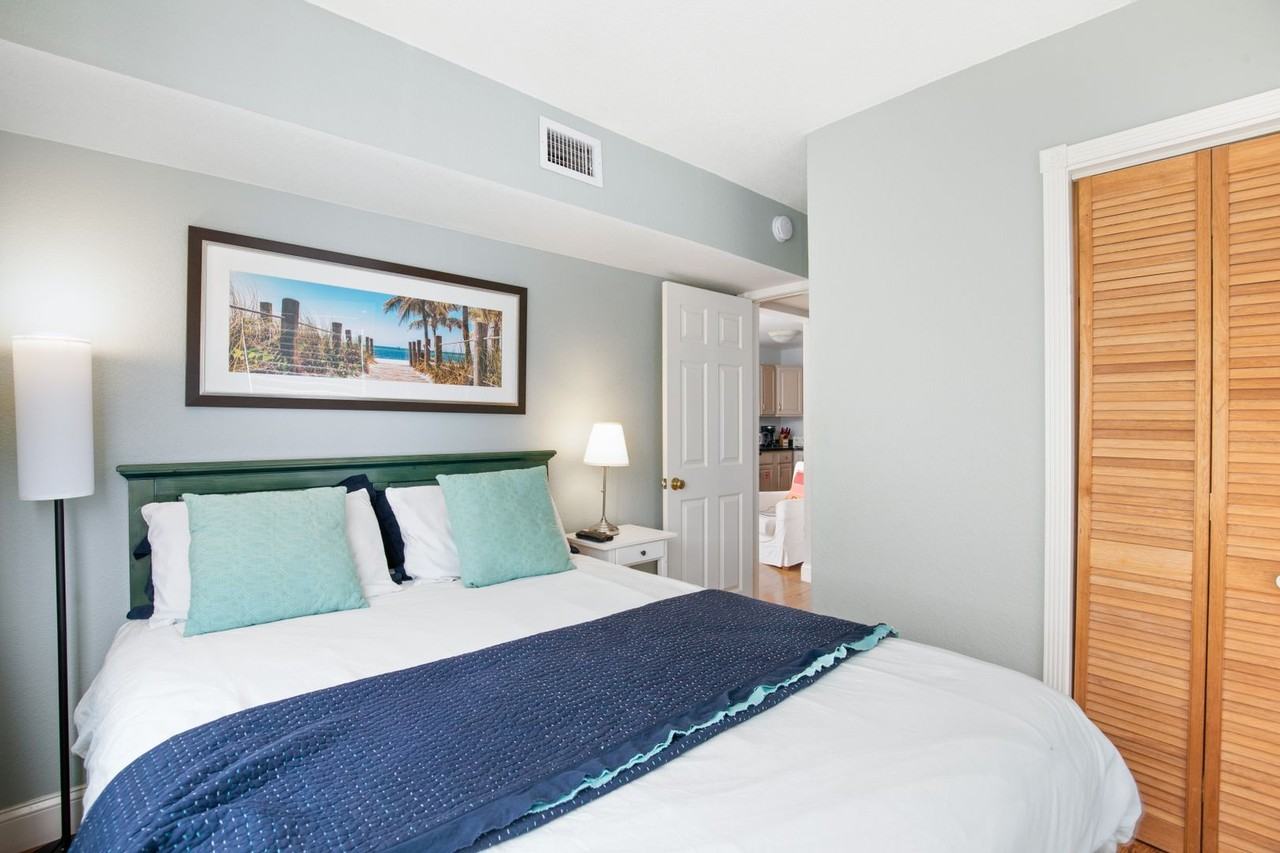 714 Elizabeth St - Photo 2 of 12