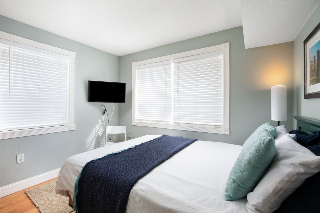 714 Elizabeth St - Photo 3 of 12