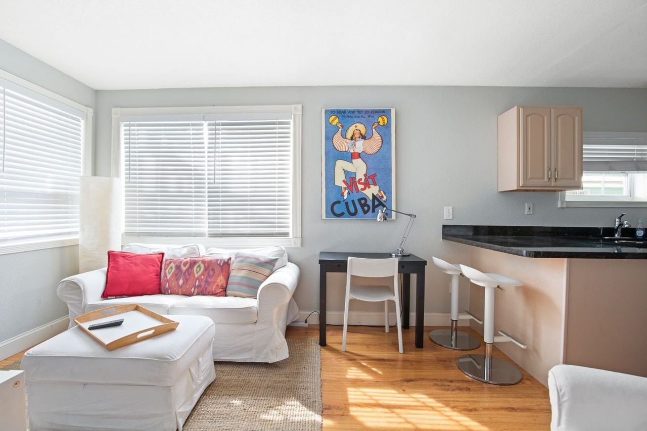 714 Elizabeth St - Photo 7 of 12