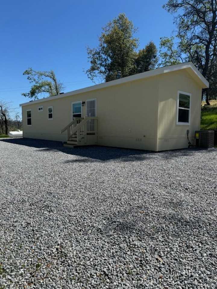 13962 Shangrila Dr - Photo 2 of 14