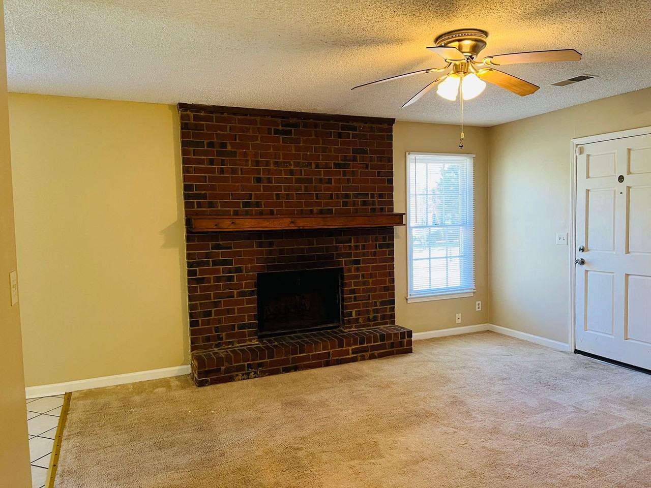 166-168 Tall Timber Ct - Photo 3 of 16