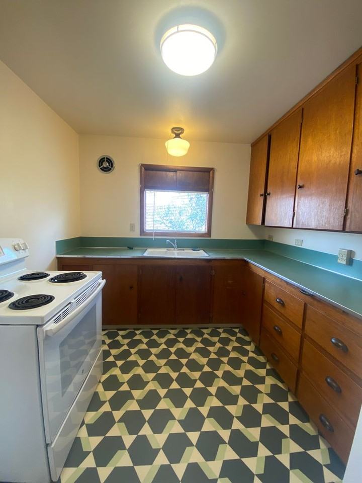 2239 Main St - Photo 4 of 18