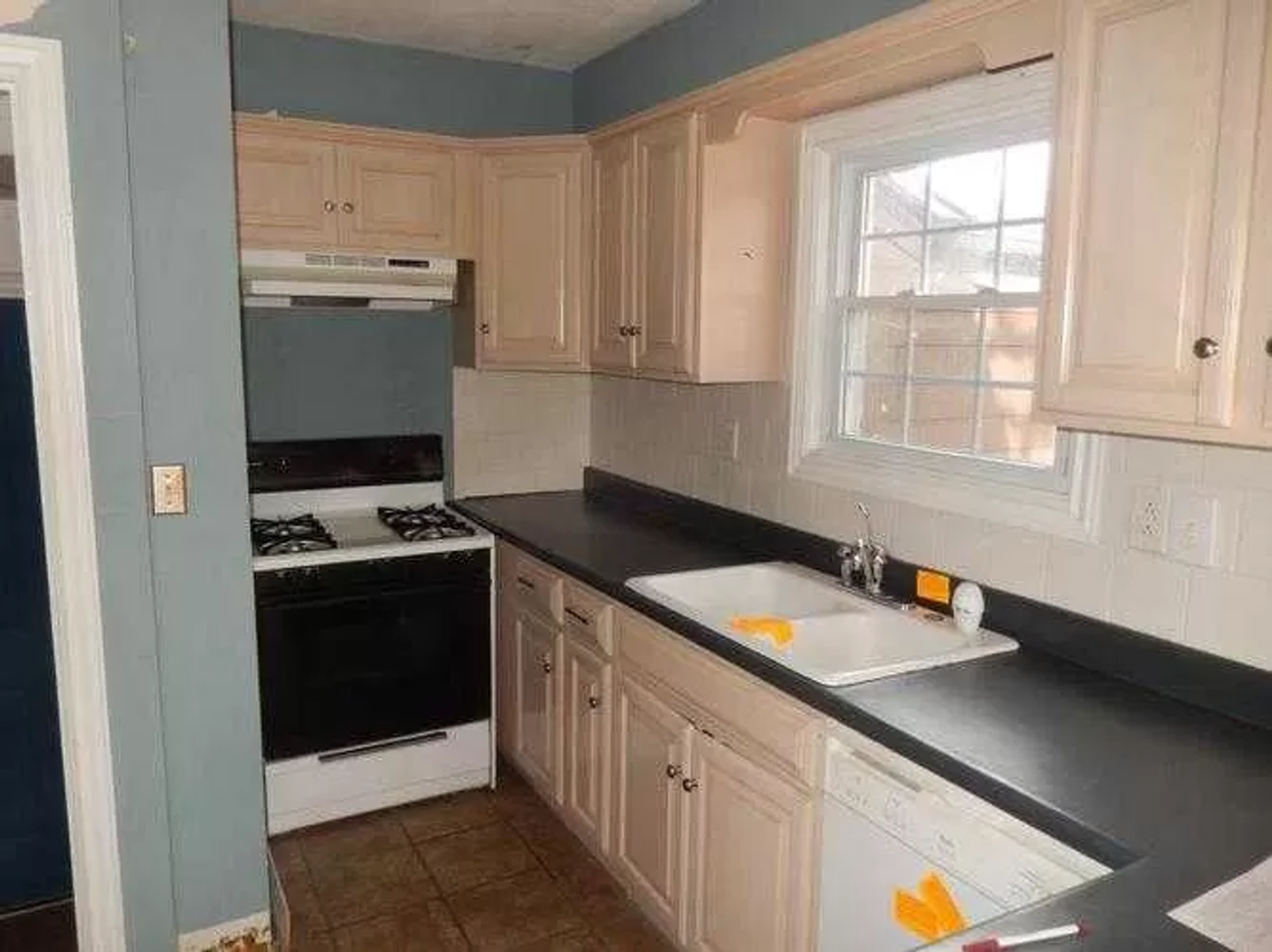 3219 14th St - Photo 3 of 12