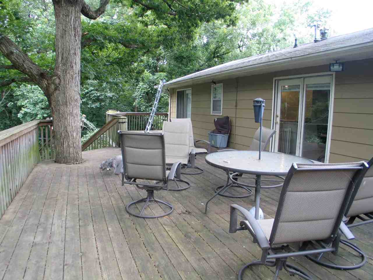 3006 Lynnwood Dr - Photo 2 of 43