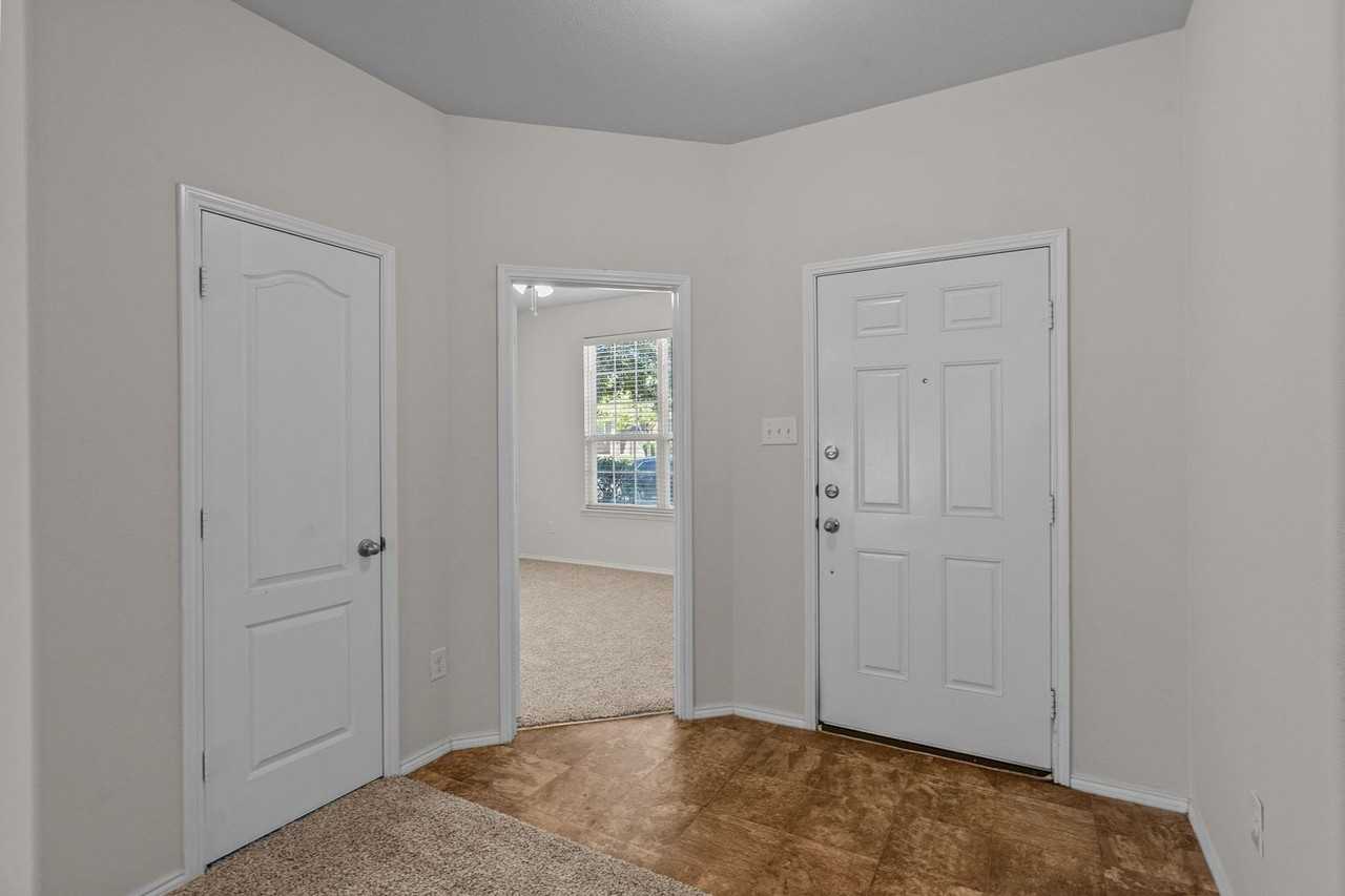 1700 Quail Springs Cir - Photo 3 of 25