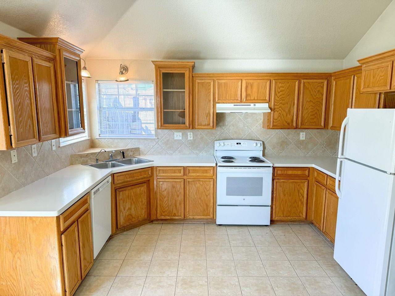 4506 Mildred Ave - Photo 6 of 16