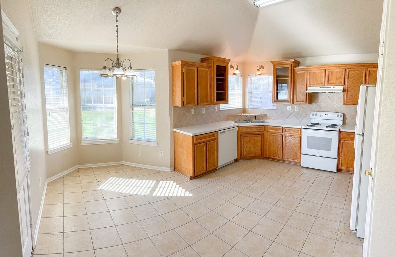 4506 Mildred Ave - Photo 7 of 16