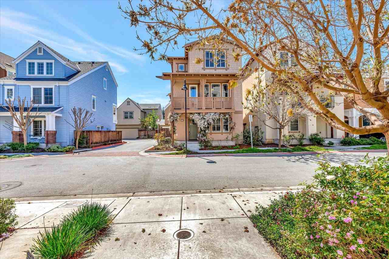 351 Pine Way - Photo 2 of 43