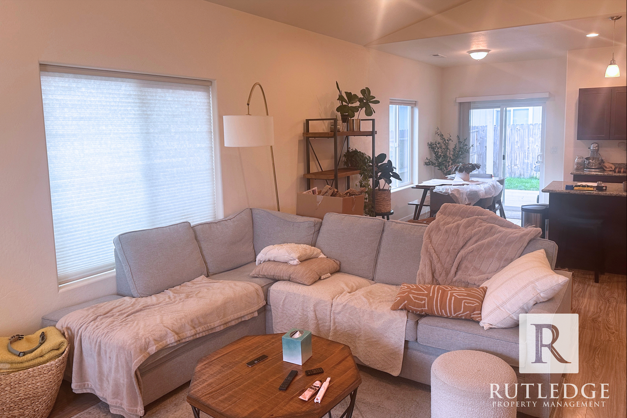 867 Tannin Dr - Photo 3 of 9