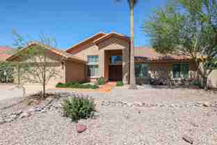 124 W Myrna Ln - Photo 1 of 1