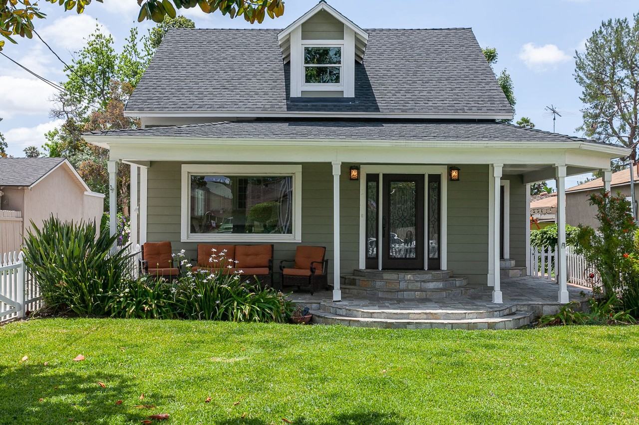 1044 E Palmyra Ave - Photo 4 of 50