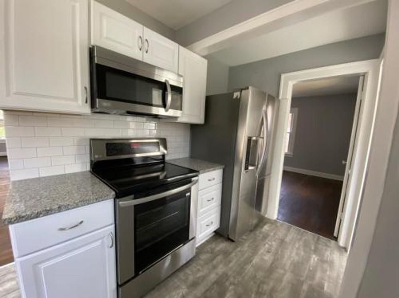 1803 S Hawthorne Ave - Photo 3 of 6