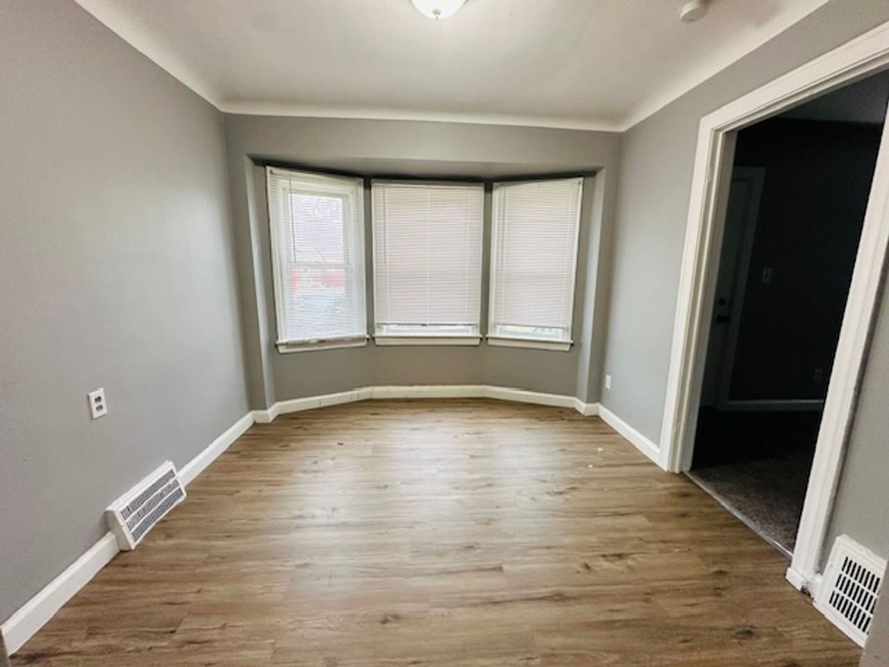 9566 Whitcomb St - Photo 4 of 12