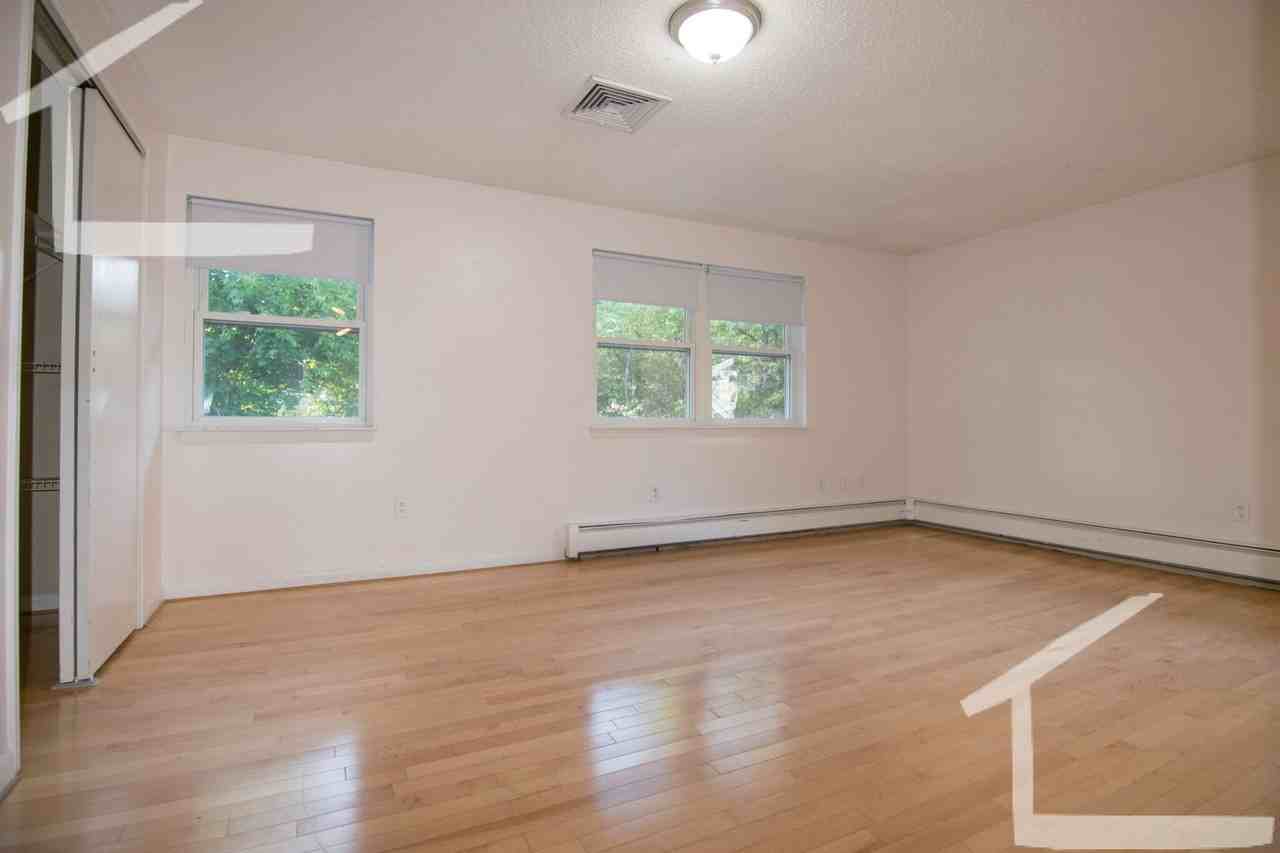 144 Thorndike St - Photo 3 of 16