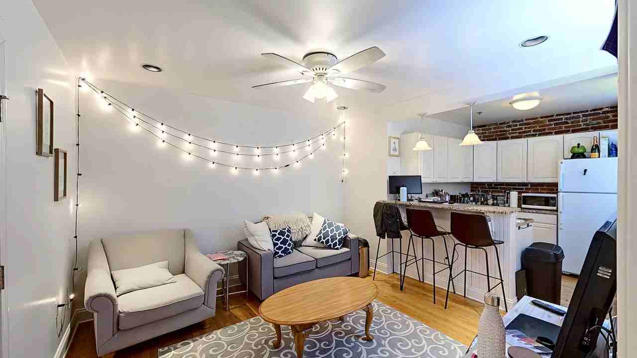 99 Prince St - Photo 2 of 13