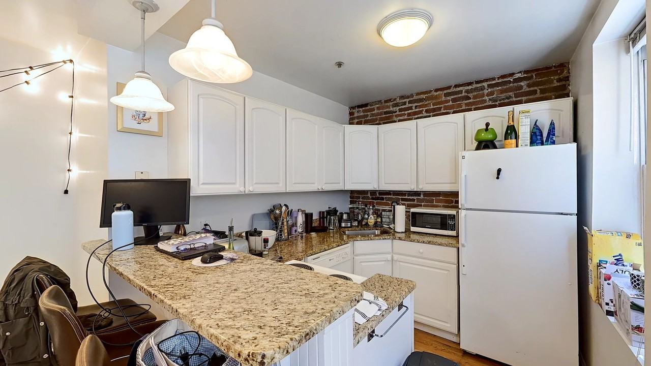 99 Prince St - Photo 3 of 13