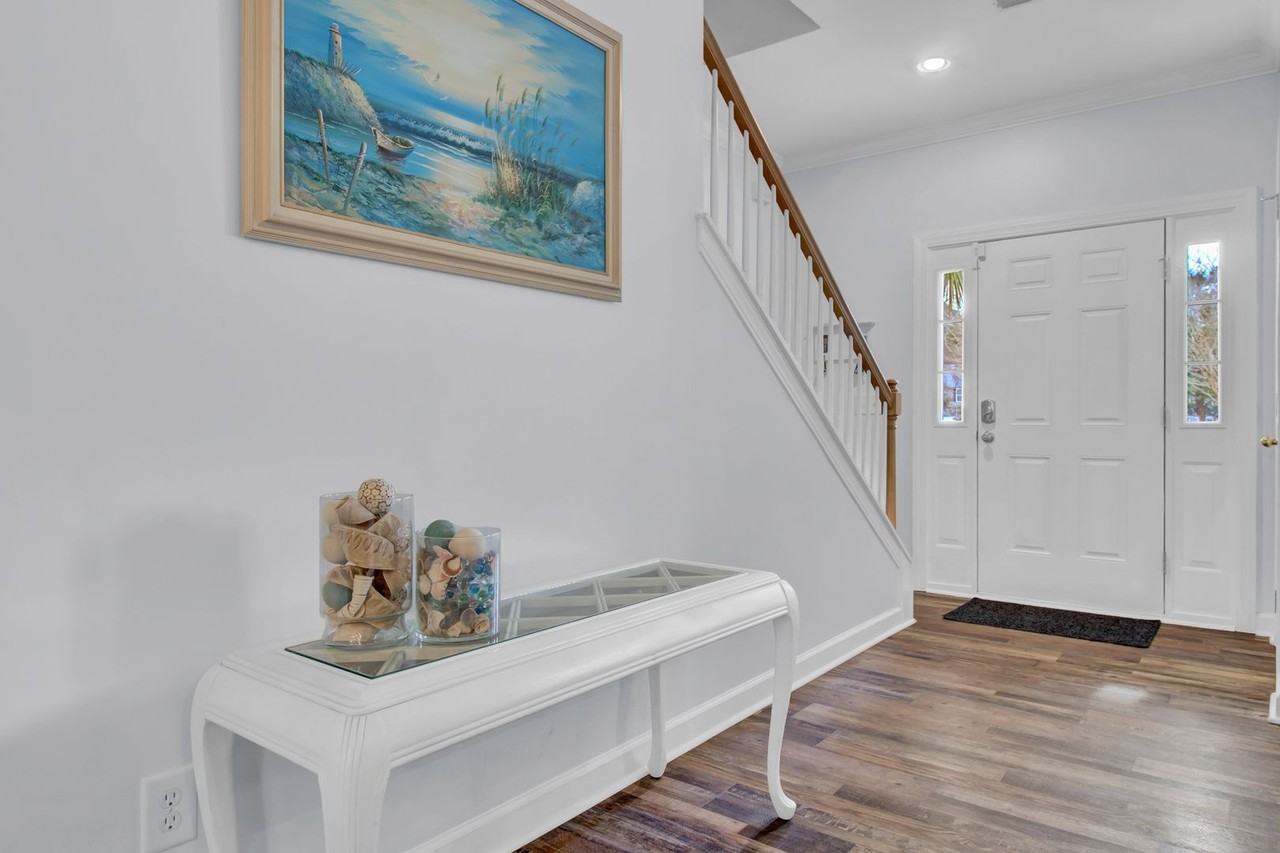 1443 Wellbrooke Ln - Photo 3 of 32