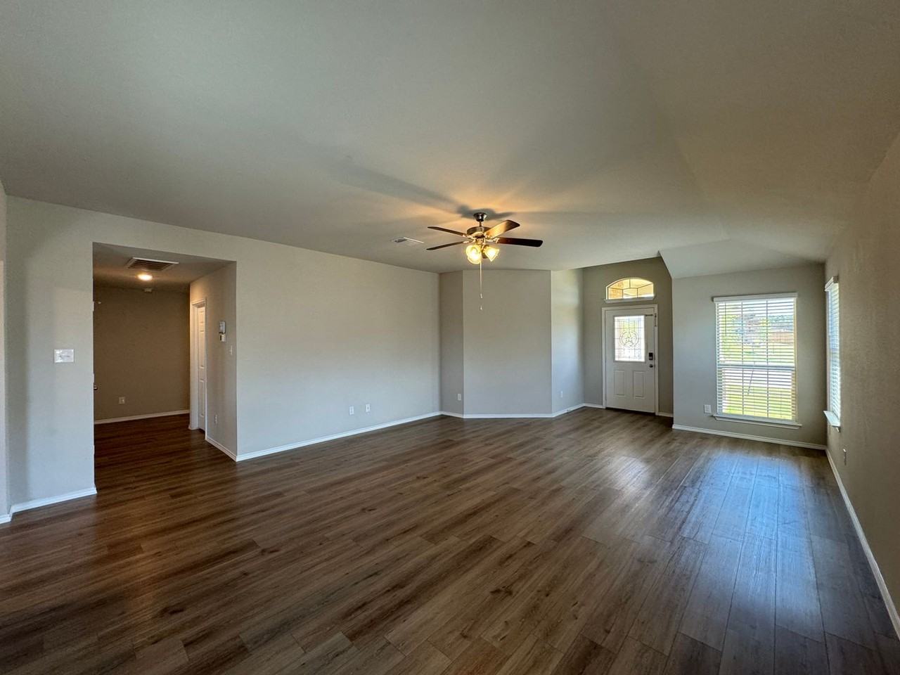 2404 Corradino St - Photo 7 of 50