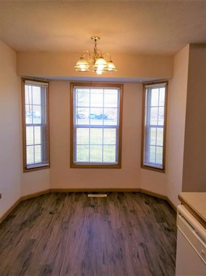 116 Arrowhead Rd - Photo 2 of 9