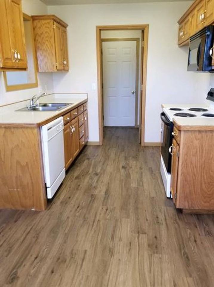 116 Arrowhead Rd - Photo 3 of 9