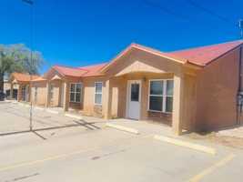 featured image of 412 W University Dr