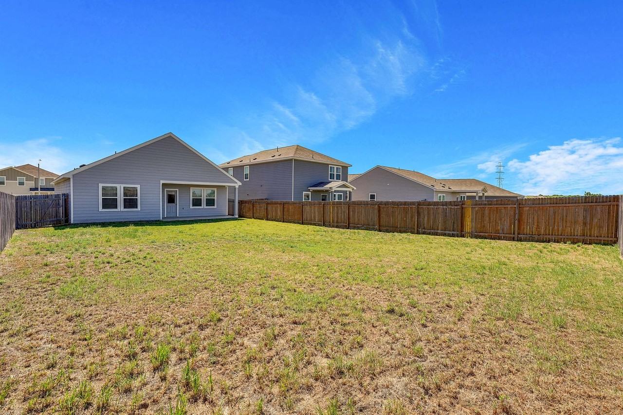 17820 Altesino Cv - Photo 6 of 24