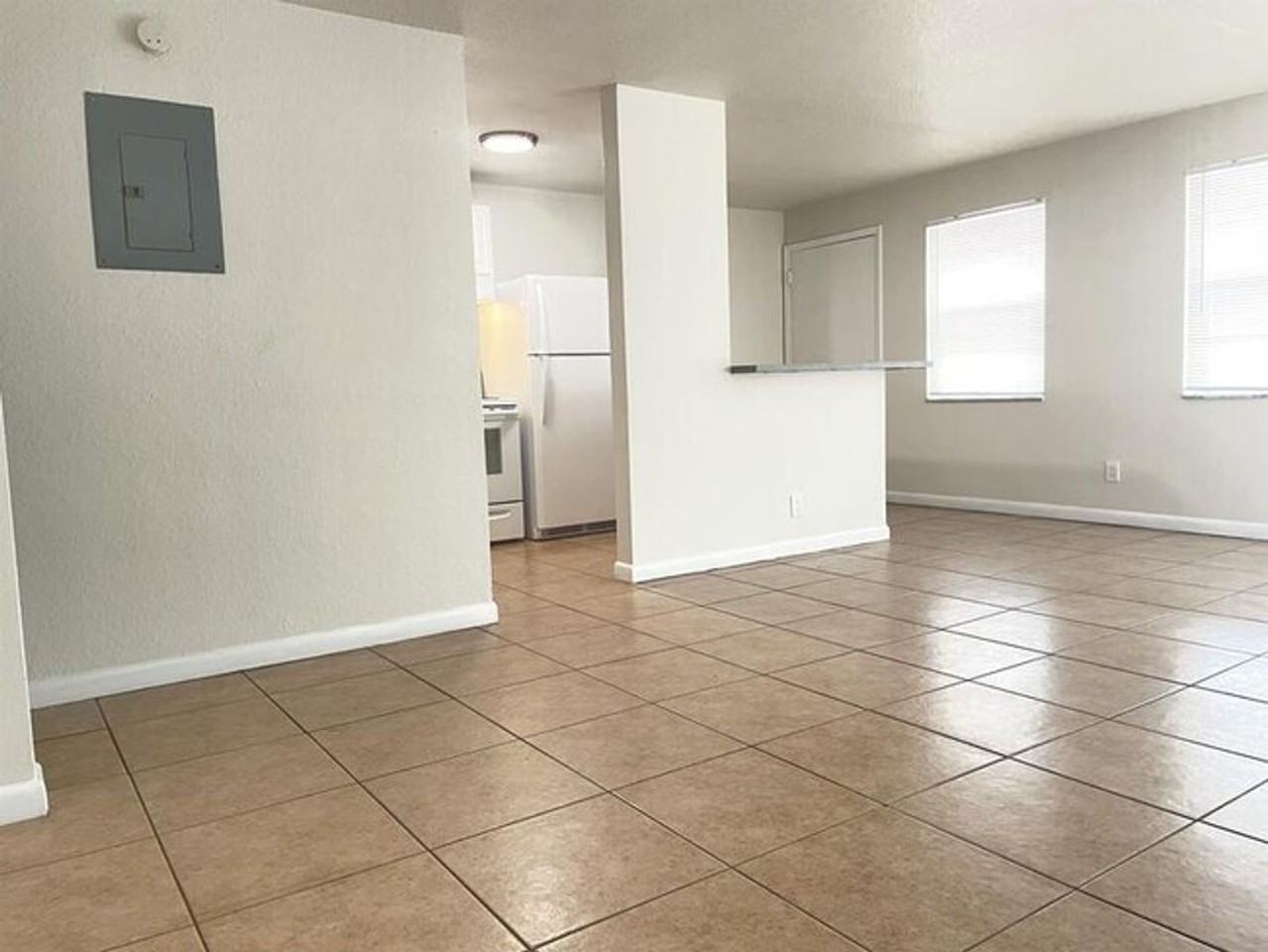 1520 W Blue Heron Blvd - Photo 4 of 6