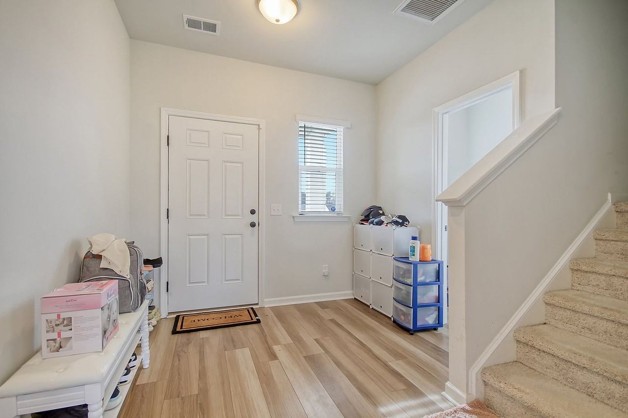705 Mcroy St - Photo 3 of 28