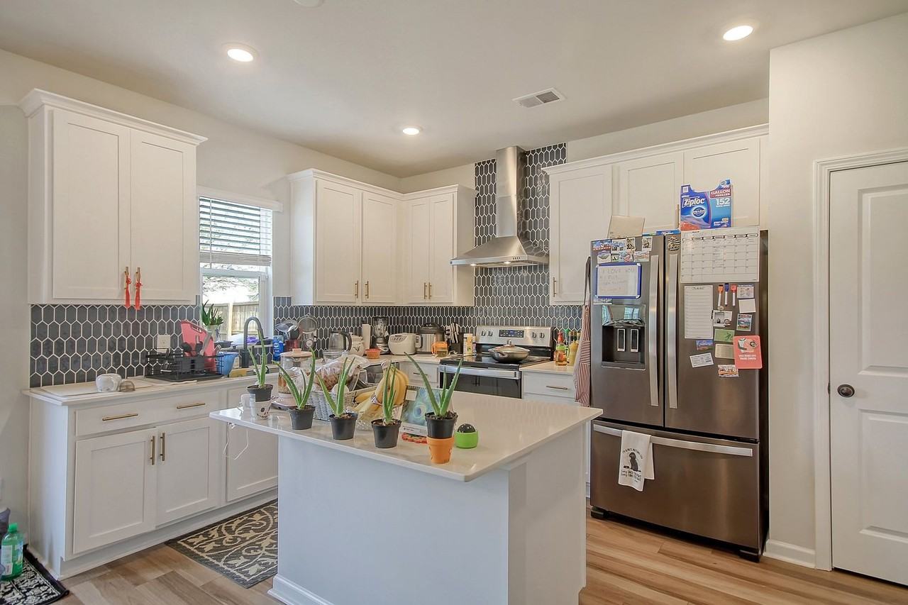 705 Mcroy St - Photo 6 of 28