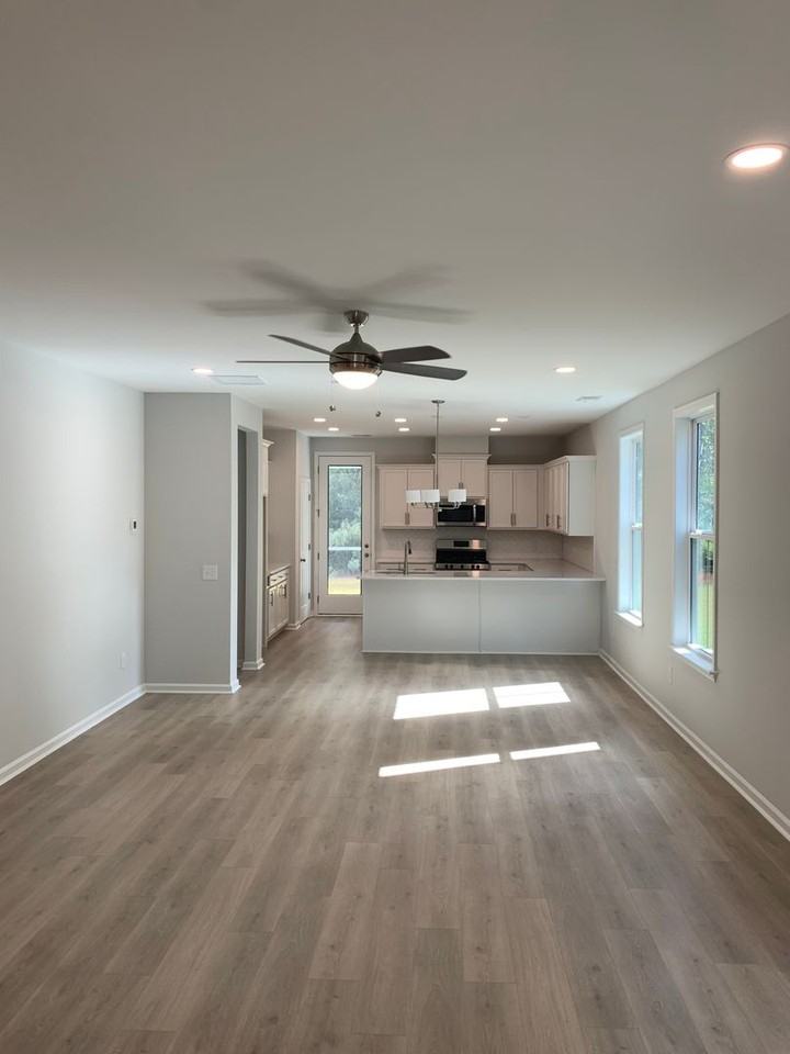 8640 Windsor Hill Blvd - Photo 7 of 50