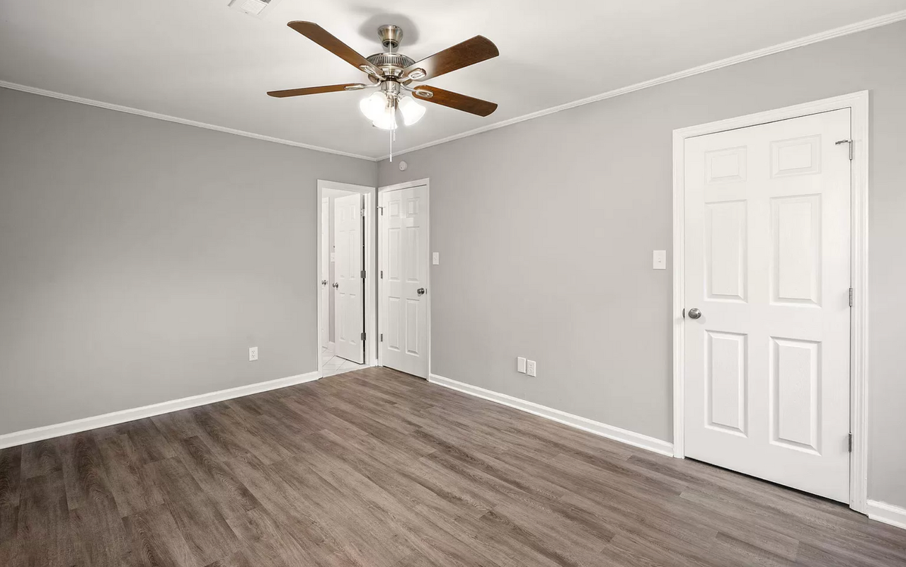 426 Longleaf Dr - Photo 5 of 21